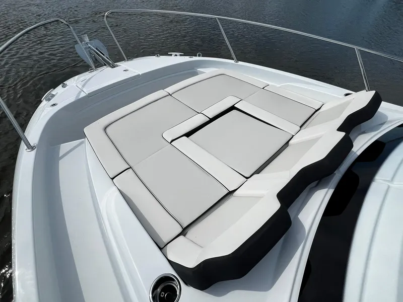 Slide: The Image of Jeanneau Leader 9.0 WA 2025 - 60