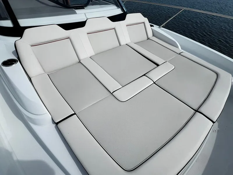 Slide: The Image of Jeanneau Leader 9.0 WA 2025 - 61