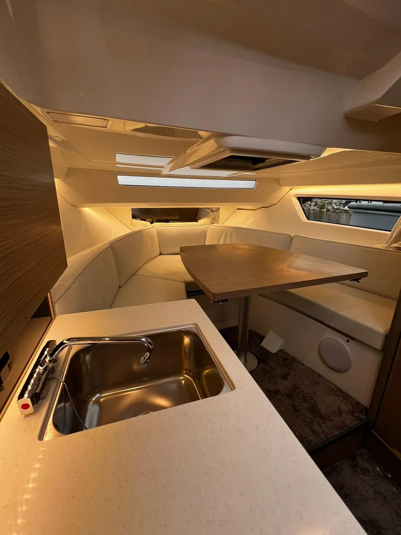 Slide: The Image of Jeanneau Leader 9.0 WA 2025 - 65