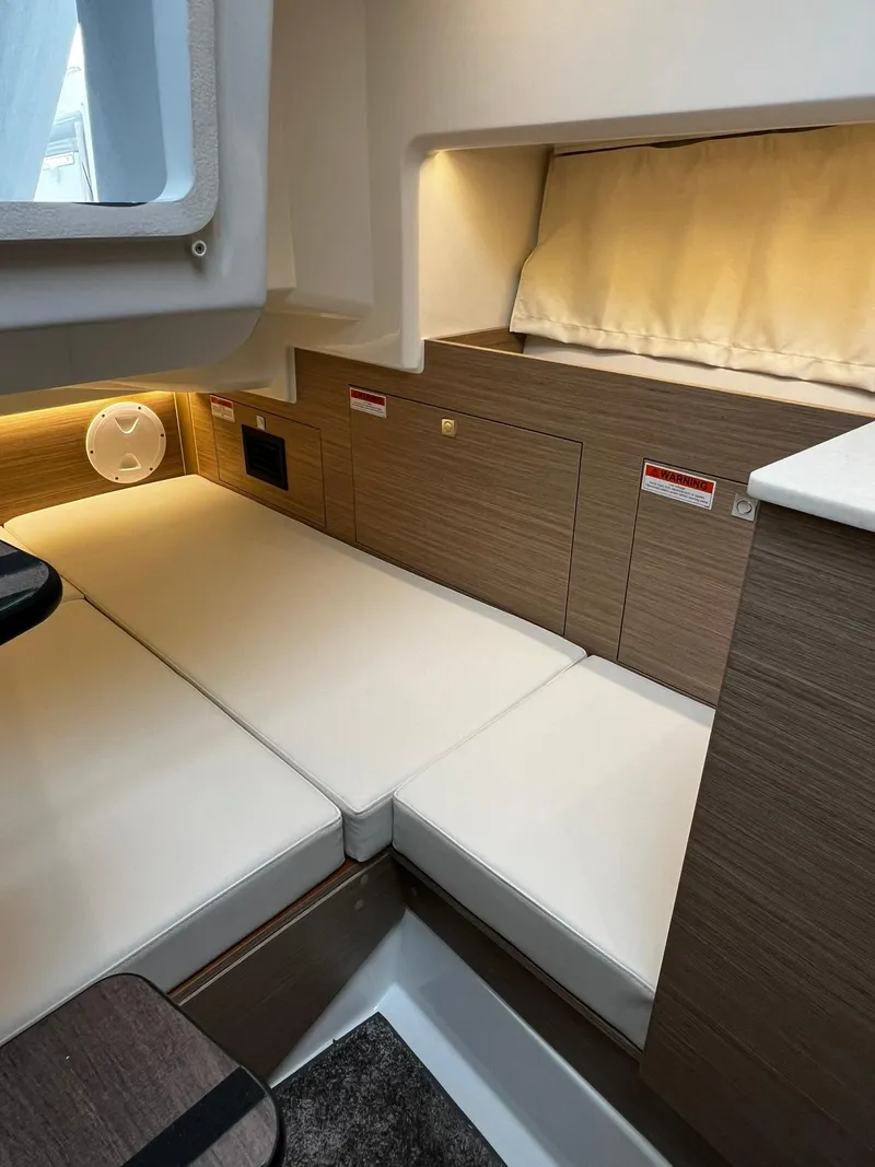 Slide: The Image of Jeanneau Leader 9.0 WA 2025 - 72