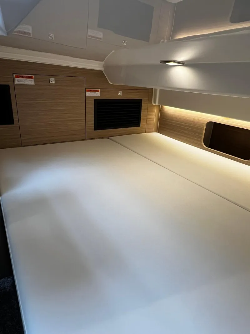 Slide: The Image of Jeanneau Leader 9.0 WA 2025 - 73