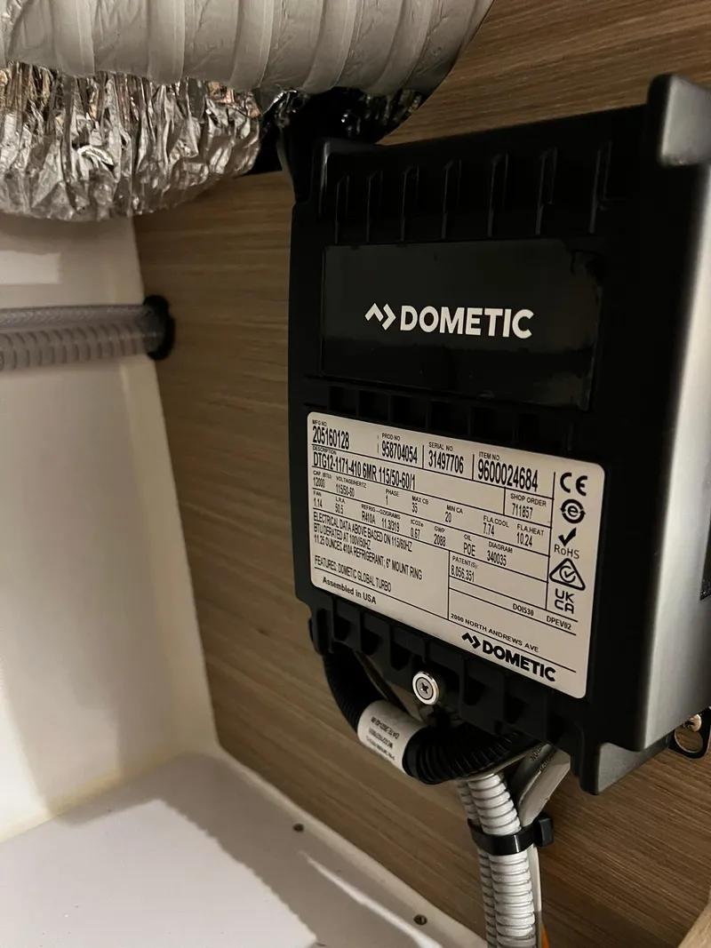 Slide: The Image of Jeanneau Leader 9.0 WA 2025 - 75