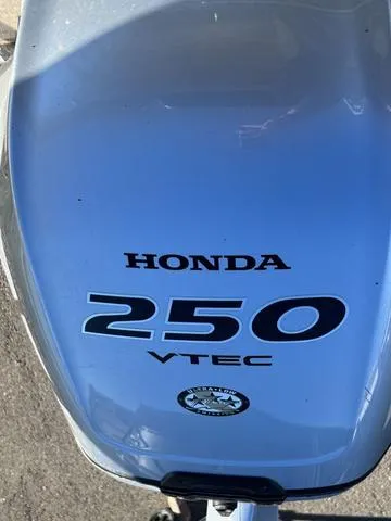 Slide: The Image of Honda 250 VTEC engine on 2023 Avalon Catalina Entertainer Funship 25 FT. - 10