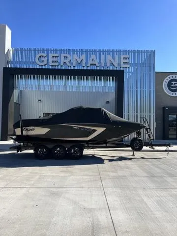 Slide: The Image of Tigé 23RZX 2021 - 10