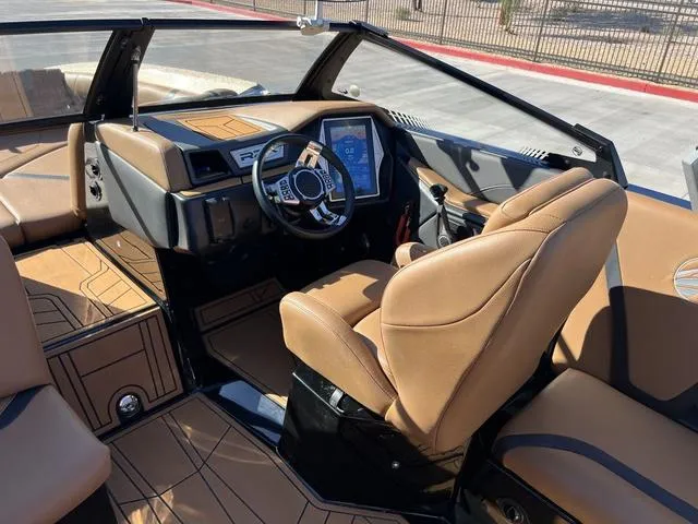 Slide: The Image of Tigé 23RZX 2021 - 14