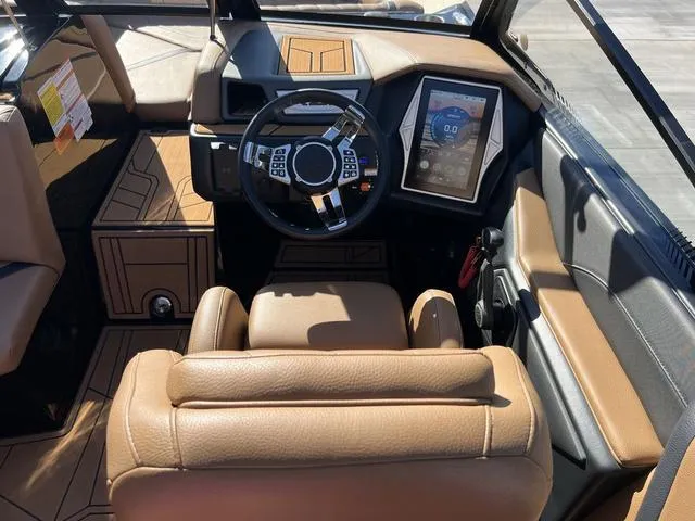 Slide: The Image of Tigé 23RZX 2021 - 15