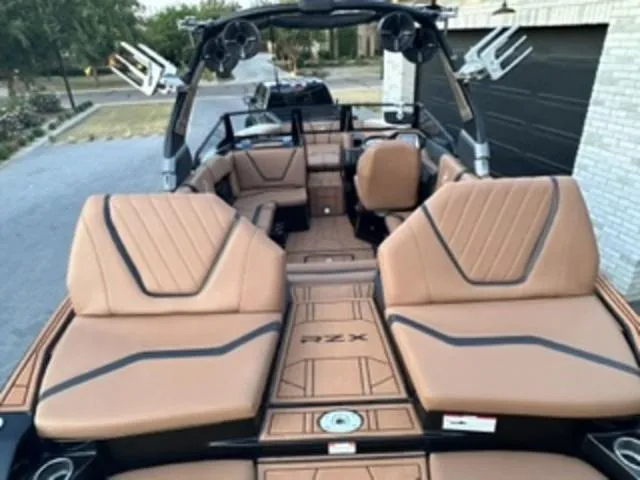 Slide: The Image of Tigé 23RZX 2021 - 26