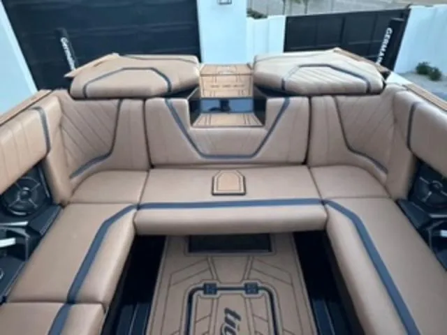 Slide: The Image of Tigé 23RZX 2021 - 27