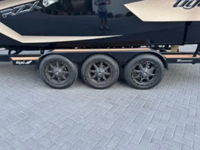 Slide: The Image of Tigé 23RZX 2021 - 33