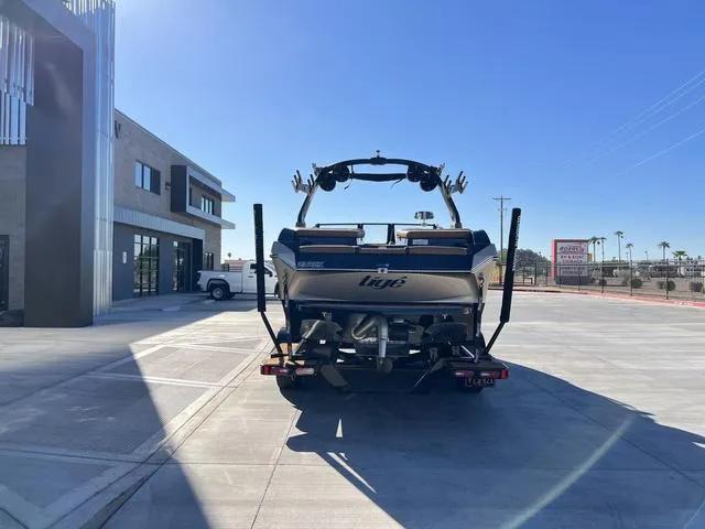 Slide: The Image of Tigé 23RZX 2021 - 4