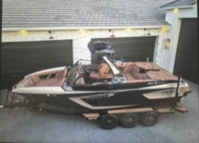 Slide: The Image of Tigé 23RZX 2021 - 48