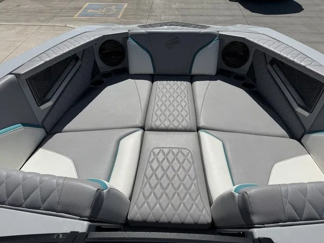 Slide: The Image of Tigé 24RZX 2023 - 11