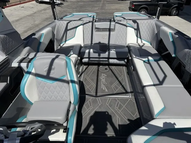 Slide: The Image of Tigé 24RZX 2023 - 2