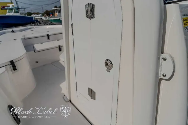 Slide: The Image of Sea Fox 251 BayFox Center Console 2024 - 16