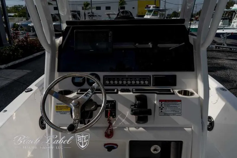 Slide: The Image of Sea Fox 251 BayFox Center Console 2024 - 24