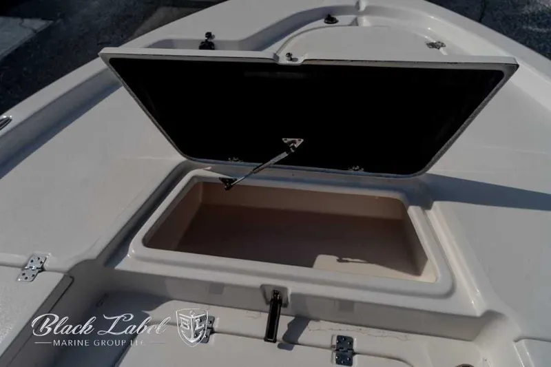 Slide: The Image of Sea Fox 251 BayFox Center Console 2024 - 9