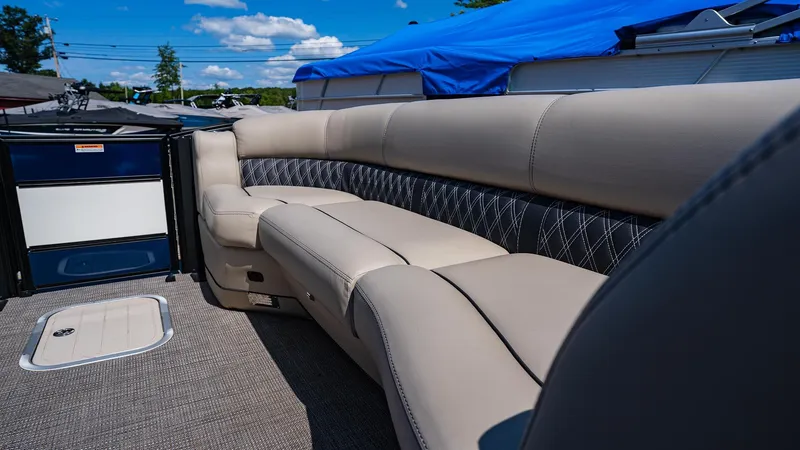 Slide: The Image of Barletta L25UC 2021 - 5