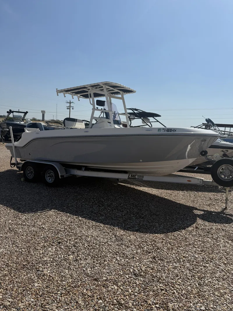Slide: The Image of Bayliner T 22 C/C 2021 - 26