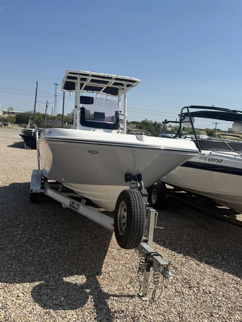 Slide: The Image of Bayliner T 22 C/C 2021 - 27