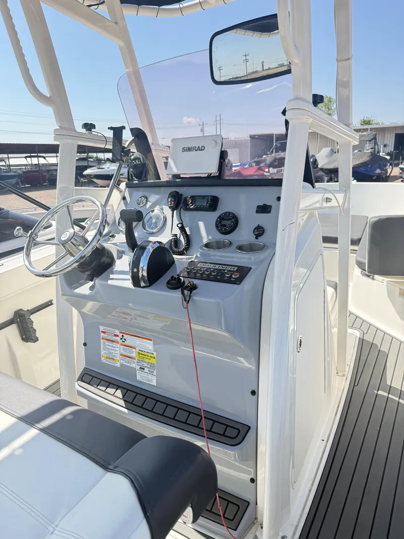Slide: The Image of Bayliner T 22 C/C 2021 - 0