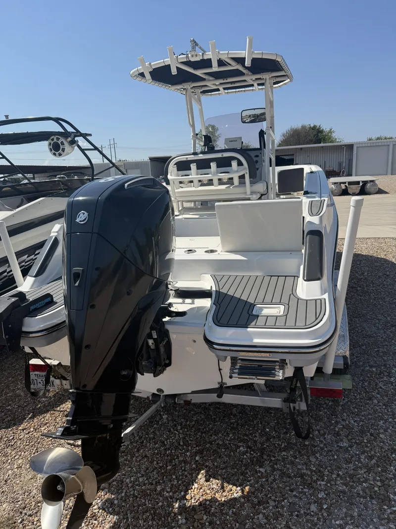 Slide: The Image of Bayliner T 22 C/C 2021 - 21