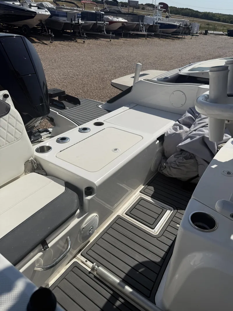Slide: The Image of Bayliner T 22 C/C 2021 - 15