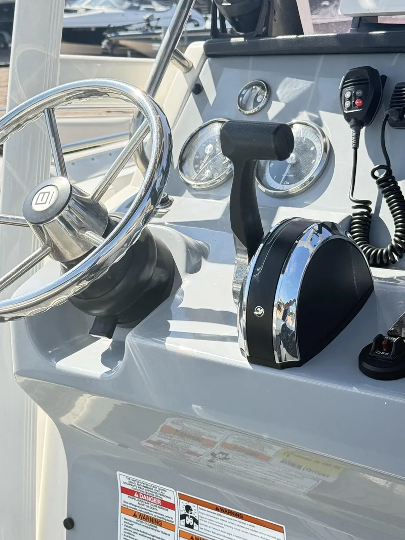 Slide: The Image of Bayliner T 22 C/C 2021 - 3