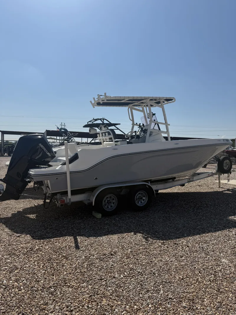 Slide: The Image of Bayliner T 22 C/C 2021 - 20