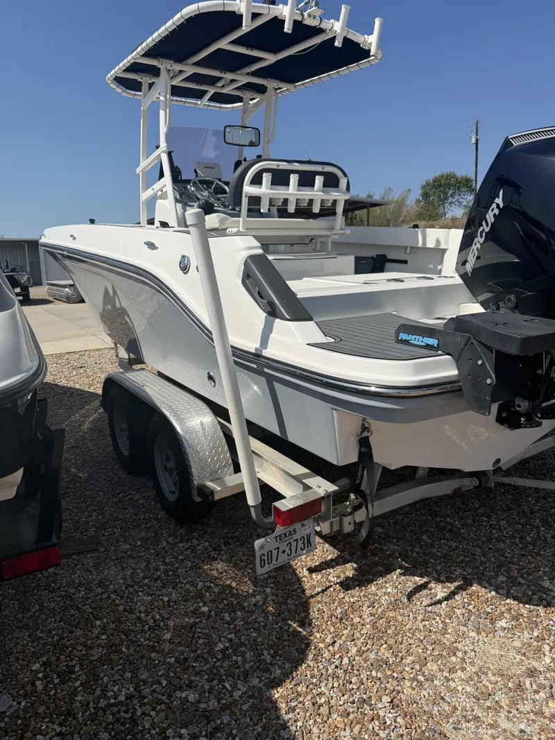 Slide: The Image of Bayliner T 22 C/C 2021 - 25