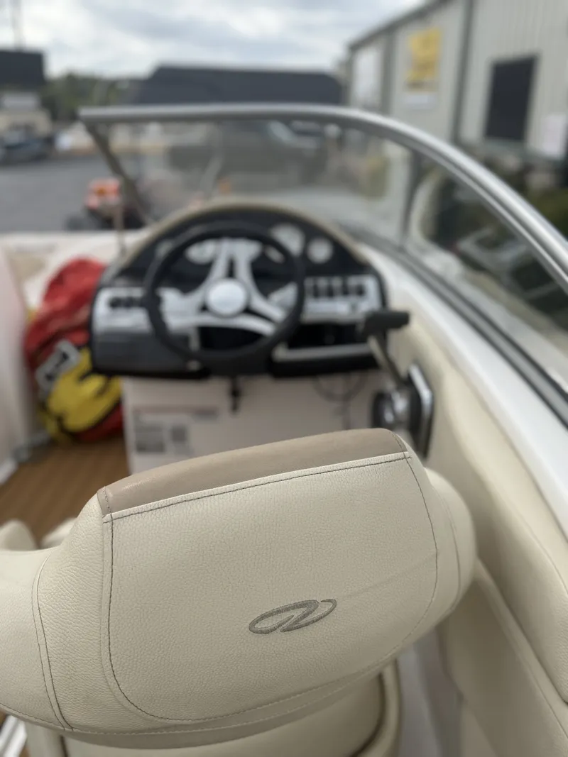 Slide: The Image of Regal 1900ES 2019 - 15