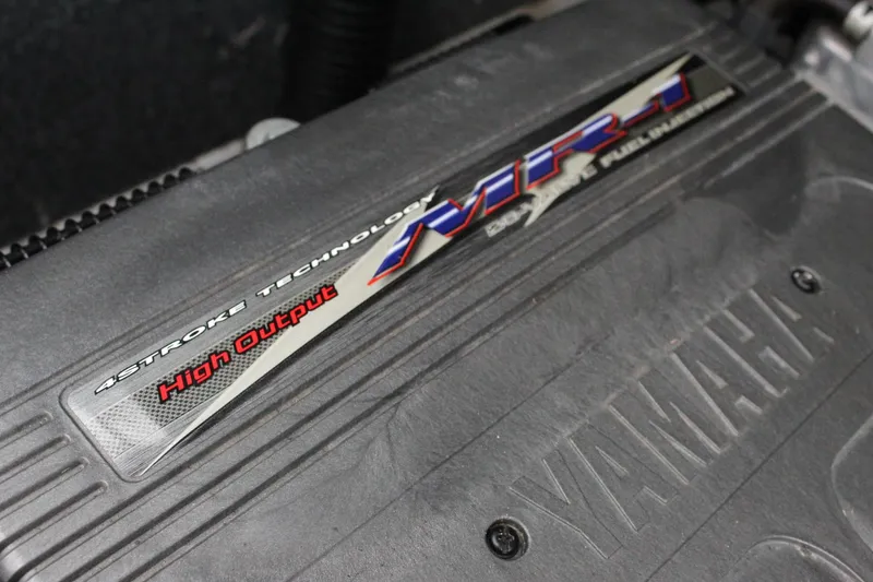 Slide: The Image of Close-up of 2007 Yamaha Boats 230sx engine with high output MR-1 technology. - 17