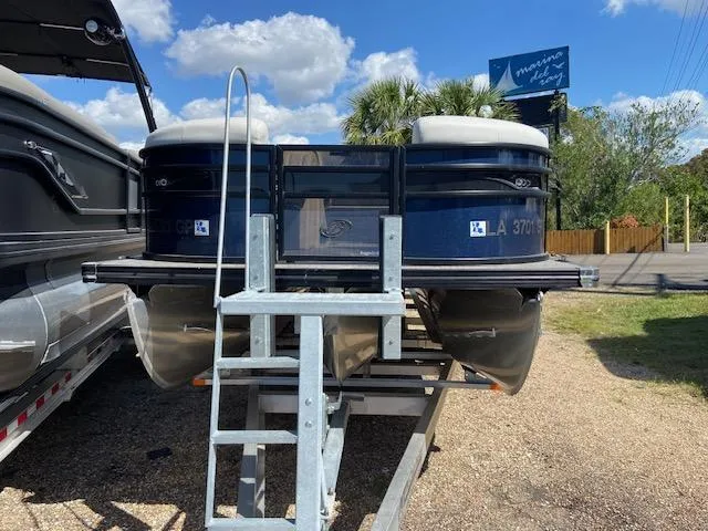 Slide: The Image of 2023 Barletta Corsa 23 UC boat interior with luxurious white seating and modern design. - 9