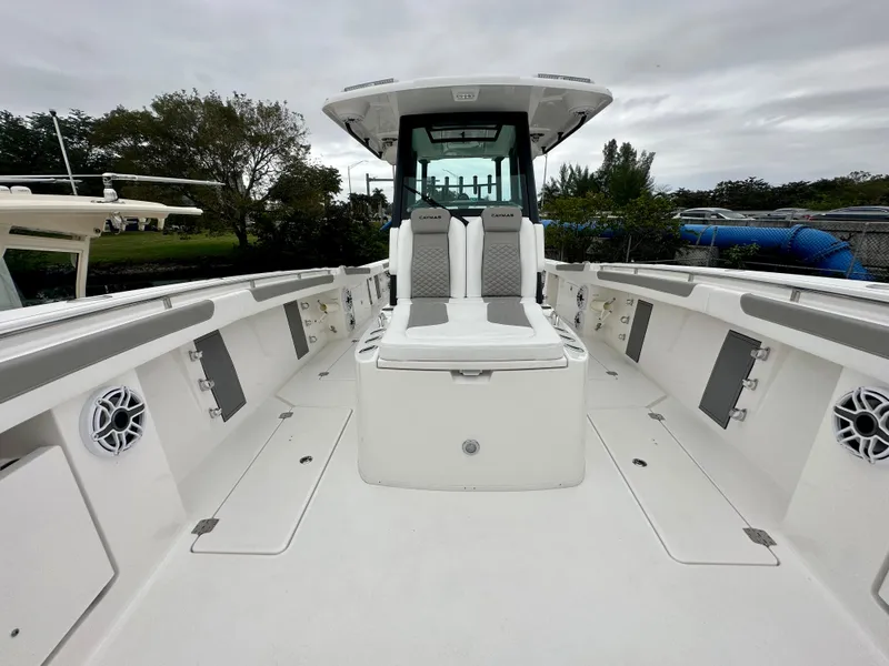 Slide: The Image of Caymas 34 CT 2024 - 11