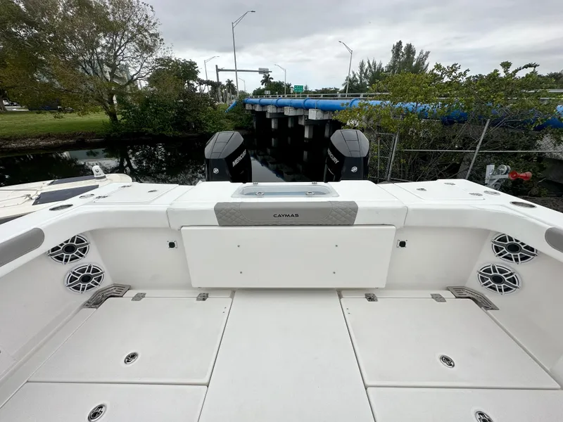 Slide: The Image of Caymas 34 CT 2024 - 6