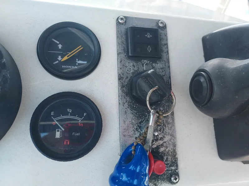 Slide: The Image of Eastern 20 Center Console 2000 - 75