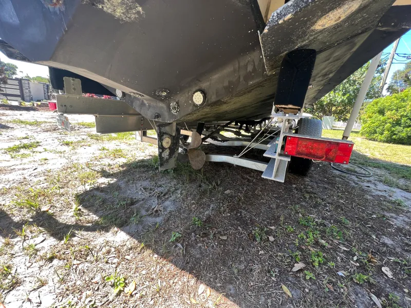 Slide: The Image of SeaVee 32 Cuddy Diesel-Bottom - 24