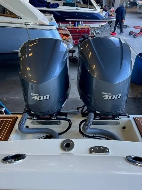 Slide: The Image of Twin Yamaha 300 engines on a 2020 Chris-Craft Catalina 30 boat. - 23