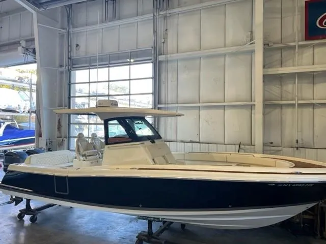 Slide: The Image of 2020 Chris-Craft Catalina 30 boat in a showroom. - 5