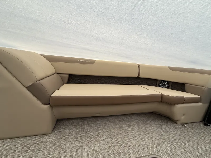 The Image of Veranda VISTA RELAX 265 L 2027 - 0