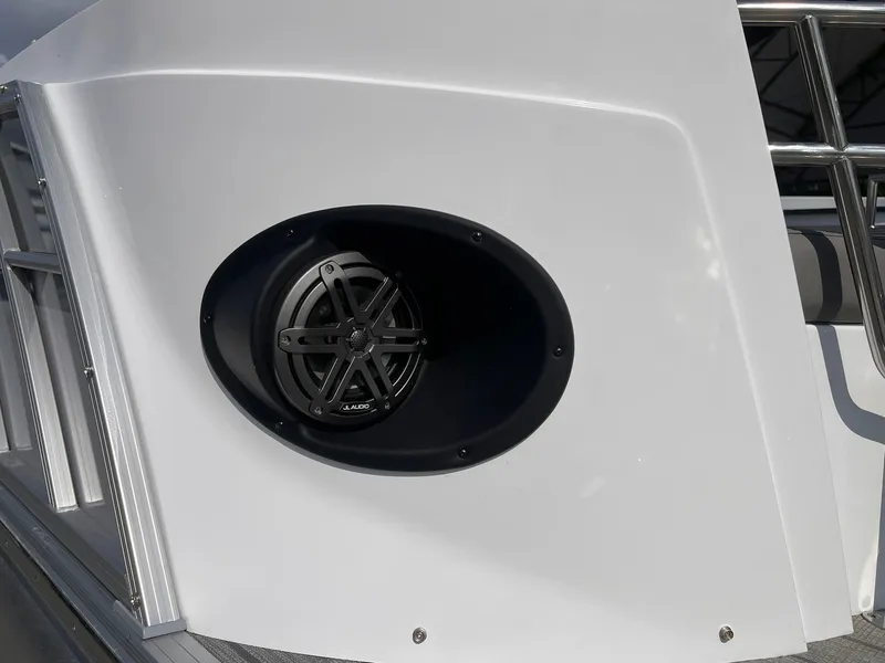 Slide: The Image of Sylvan S3 CLZ DH Tritoon - In Stock 2024 - 10