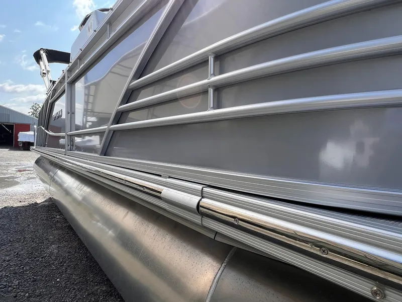 Slide: The Image of Sylvan S3 CLZ DH Tritoon - In Stock 2024 - 17