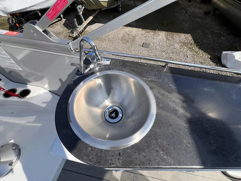 Slide: The Image of Sylvan S3 CLZ DH Tritoon - In Stock 2024 - 19