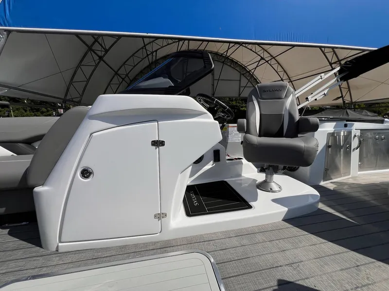 Slide: The Image of Sylvan S3 CLZ DH Tritoon - In Stock 2024 - 20