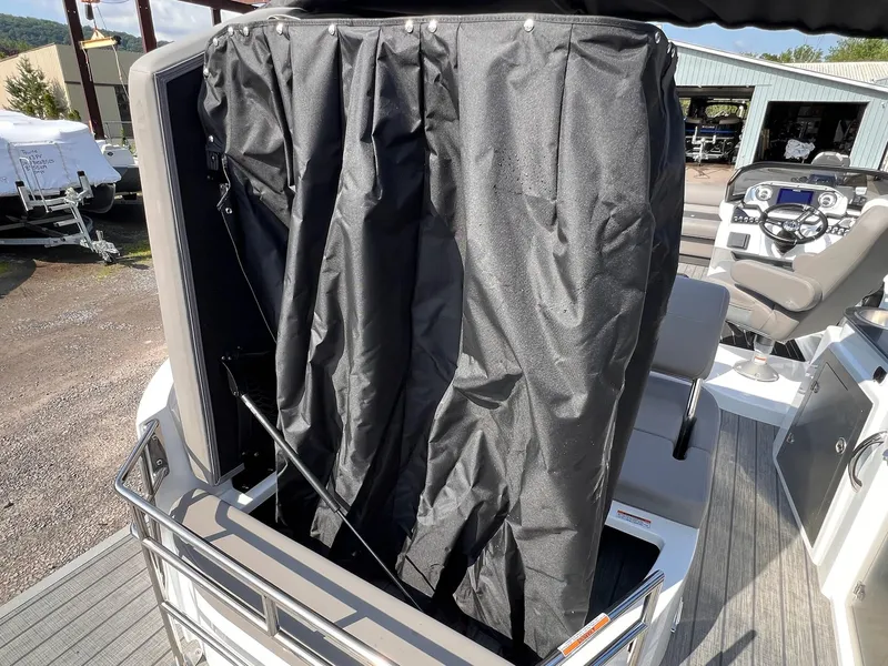 Slide: The Image of Sylvan S3 CLZ DH Tritoon - In Stock 2024 - 23