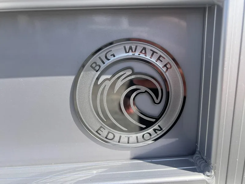 Slide: The Image of Sylvan S3 CLZ DH Tritoon - In Stock 2024 - 36