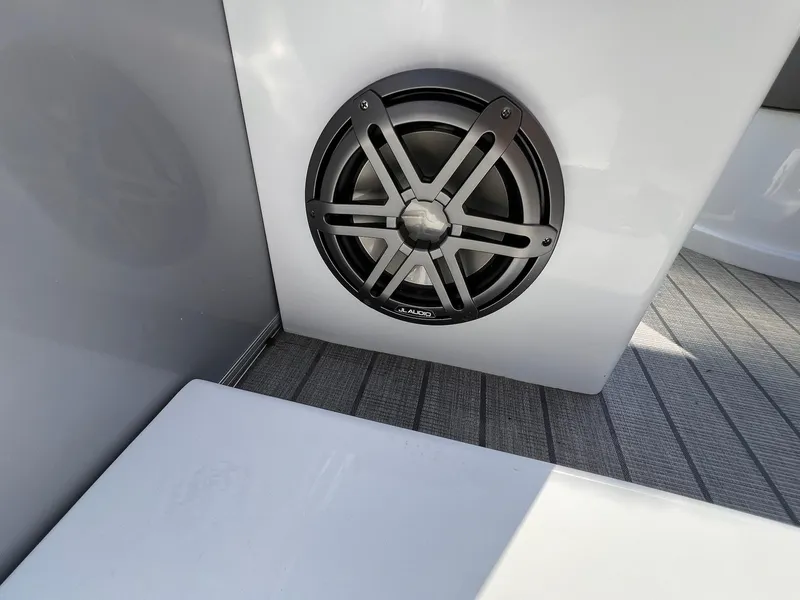 Slide: The Image of Sylvan S3 CLZ DH Tritoon - In Stock 2024 - 42