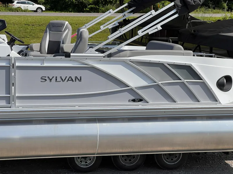 Slide: The Image of Sylvan S3 CLZ DH Tritoon - In Stock 2024 - 44