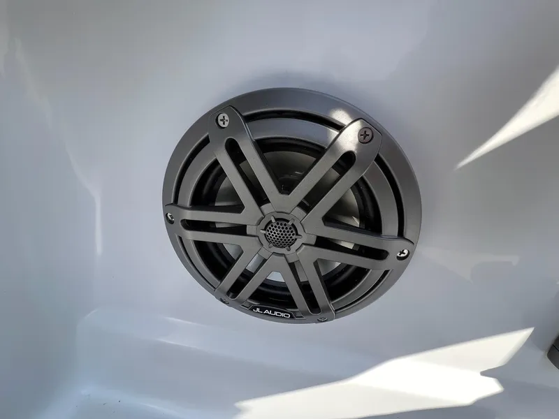 Slide: The Image of Sylvan S3 CLZ DH Tritoon - In Stock 2024 - 5