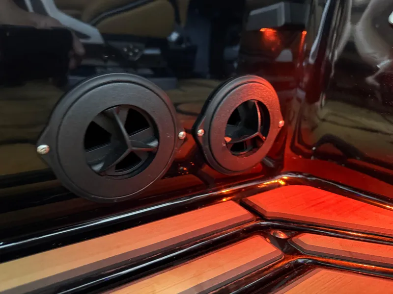 Slide: The Image of Supra SA 400 2024 - 32