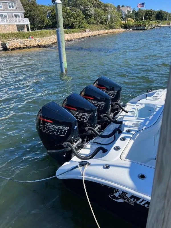 Slide: The Image of Yellowfin 39 Offshore 2022 - 4